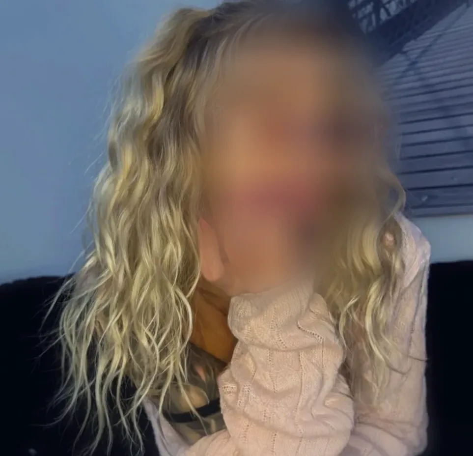 Antía, 23 años