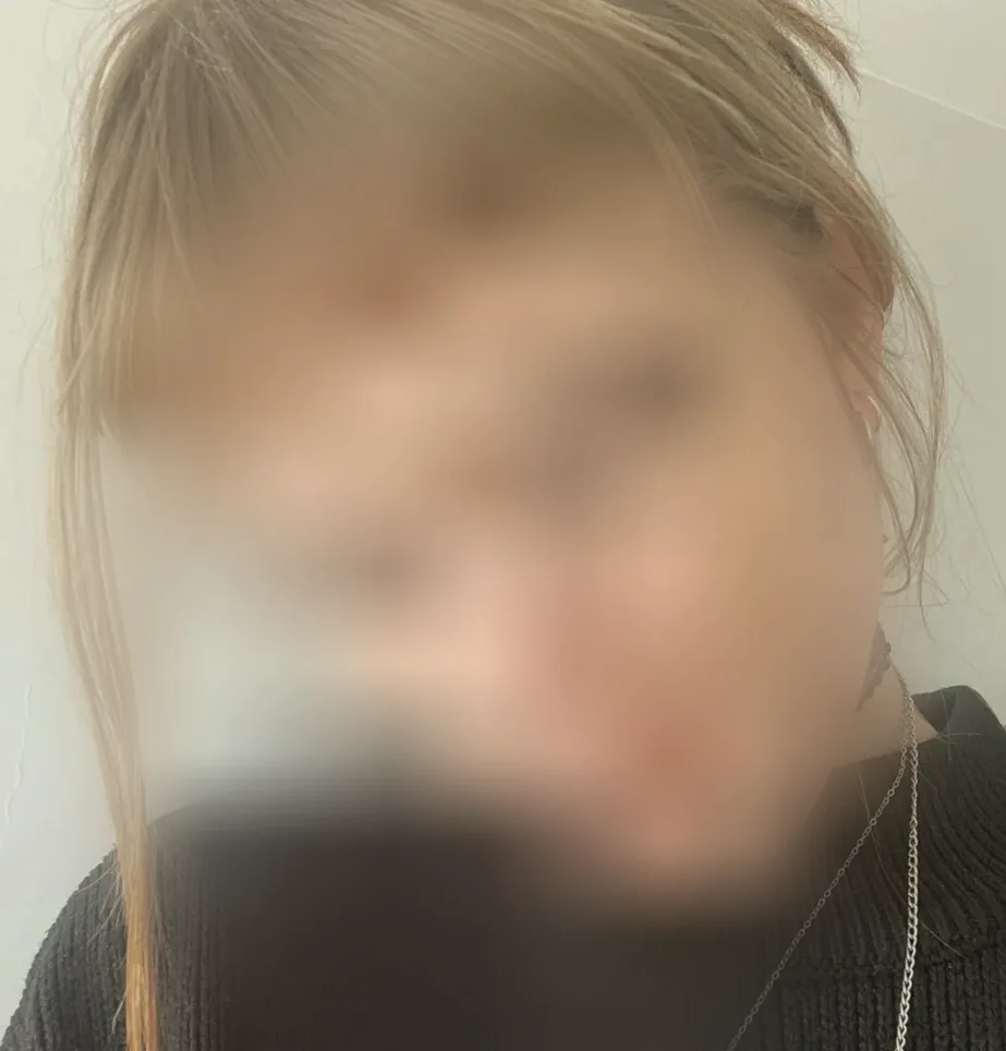 Montserrat, 19 años